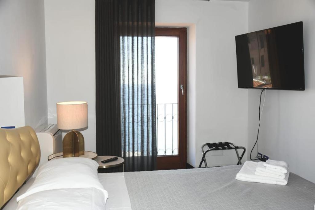 Le Suite Guarinelli B&B Gaeta Exterior foto