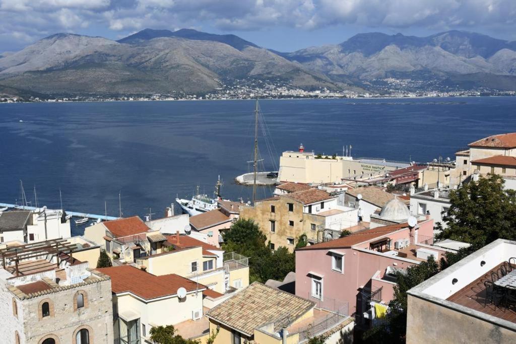 Le Suite Guarinelli B&B Gaeta Exterior foto