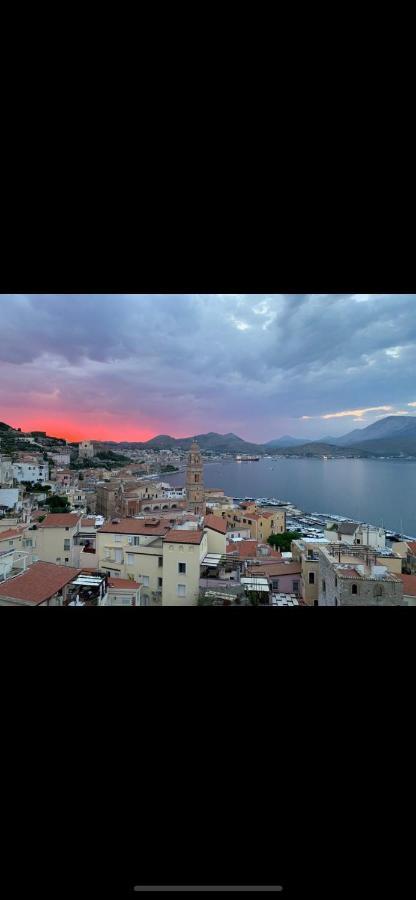 Le Suite Guarinelli B&B Gaeta Exterior foto